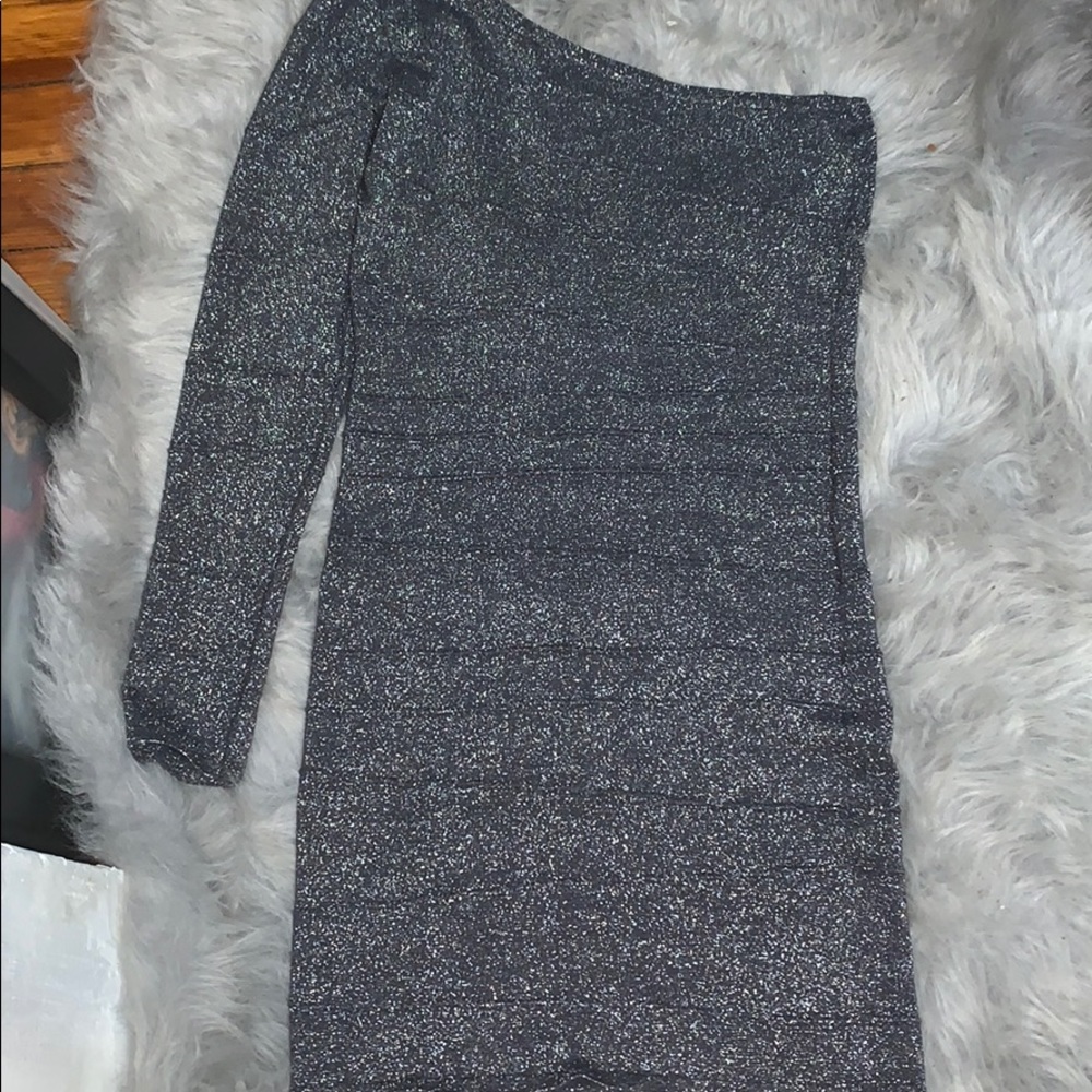 Beautiful sparkle one sleeve dress medium 😍